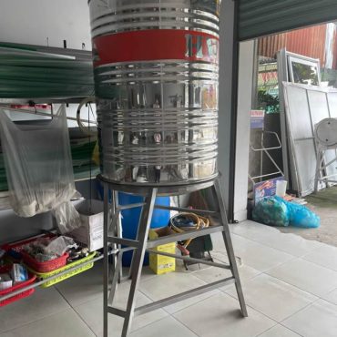 Bồn inox Hwata 500 Llít đứng chân cao 1 mét