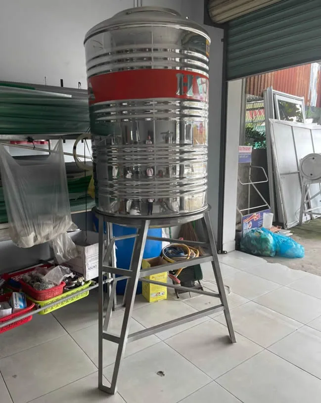 Bồn inox Hwata 500 Llít đứng chân cao 1 mét