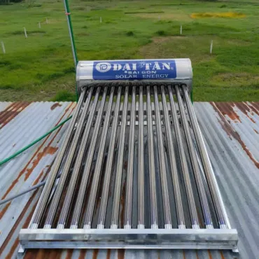 Máy năng lượng mặt trời 140 lít Đại Tân