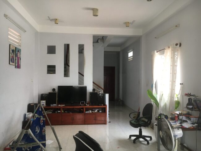 Nhà bán đường Chiến Lược