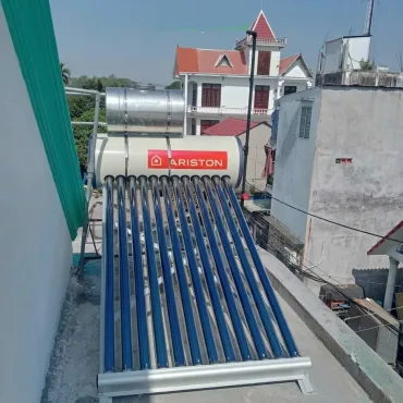 M&aacute;y nước n&oacute;ng năng lượng mặt trời Ariston 132 l&iacute;t