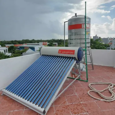 Máy nước nóng năng lượng mặt trời Ariston 190 lít