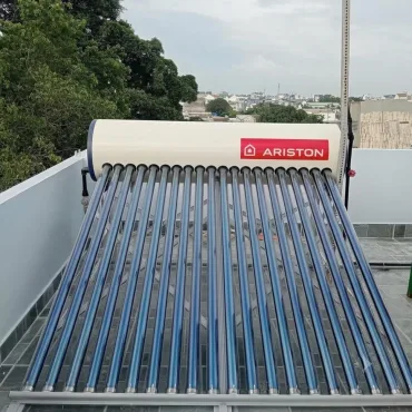 M&aacute;y nước n&oacute;ng năng lượng mặt trời Ariston 210 l&iacute;t