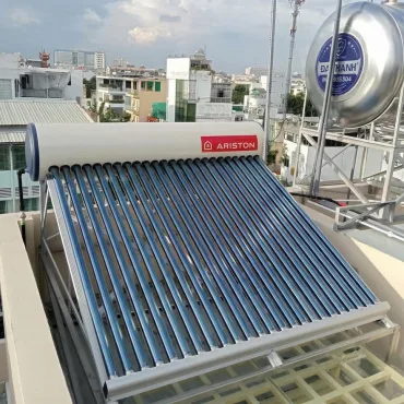 M&aacute;y nước n&oacute;ng mặt trời Ariston 250L