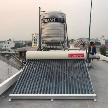 M&aacute;y nước n&oacute;ng mặt trời Ariston 300 l&iacute;t