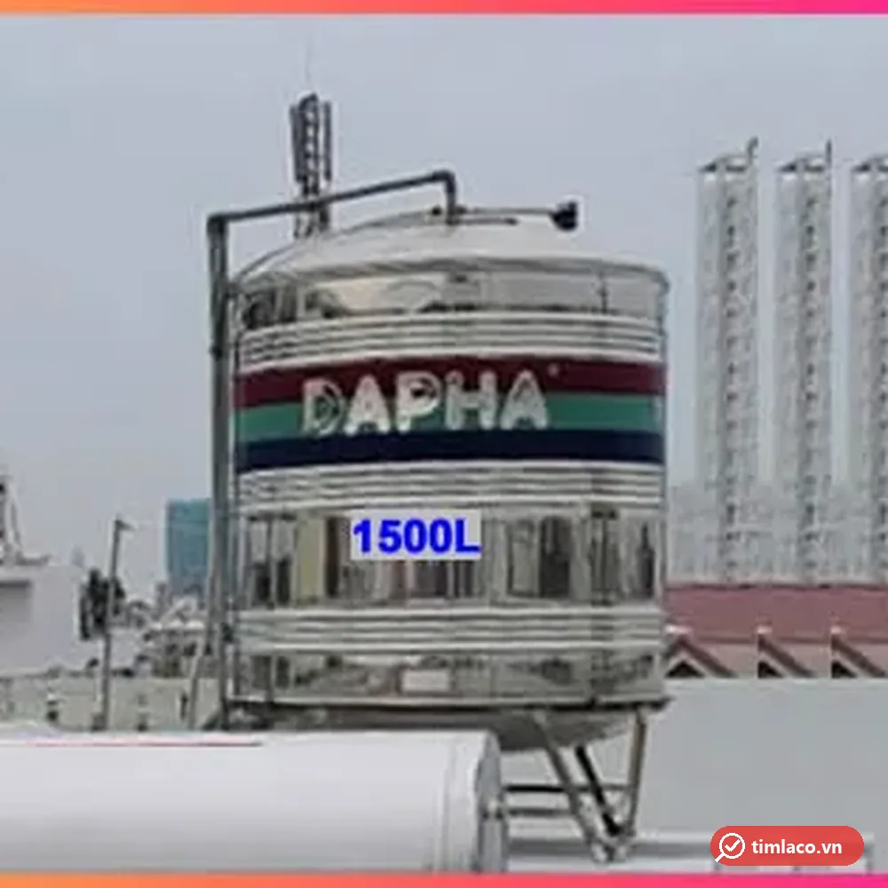 Bồn inox Dapha đứng lắp trên sân thượng nhà phố (ảnh minh hoạ dòng hàng)