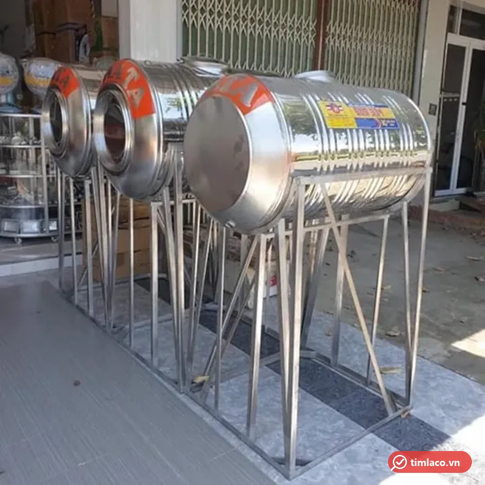 Bồn inox nằm ngang Hwata đặt trên chân cao bằng inox (ảnh minh hoạ dòng hàng)
