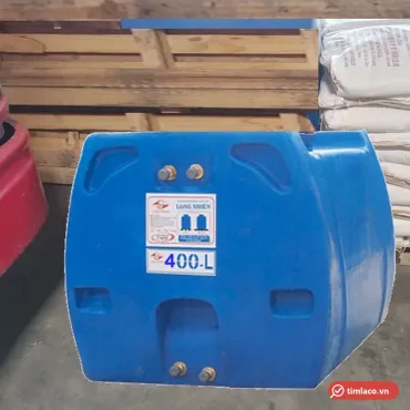 Bồn nhựa vuông Long Nhiên màu xanh dương, tem Long Nhiên trên thân bồn (ảnh minh hoạ dòng hàng)