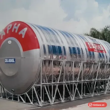 Bồn nước inox Dapha 20000 lít ngang trên khung chân thép dạng giàn, nắp đỏ chữ DAPHA và nhãn 20.000L
