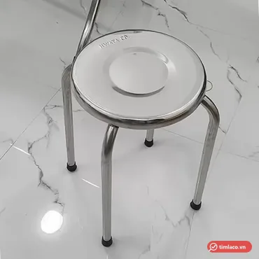 Ghế đẩu inox Hwata GD02 bốn ch&acirc;n, mặt inox tr&ograve;n dập chữ HWATA CO.