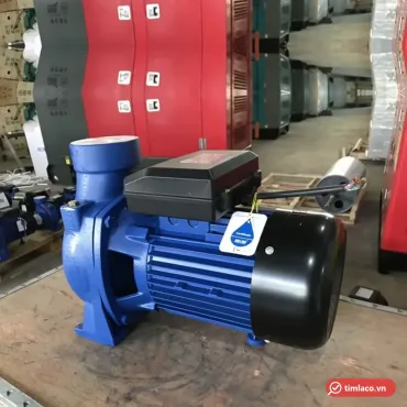 Máy bơm lưu lượng Adelino thân xanh, đuôi motor đen, gắn thẻ chứng nhận Adelino (ảnh minh hoạ dòng hàng)