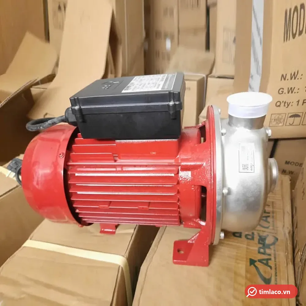 Máy bơm đầu inox APP dòng SW, mô tơ đỏ, giữa các thùng hàng APP (ảnh minh hoạ dòng hàng)