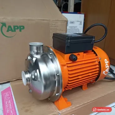Máy bơm đầu inox APP dòng SW 2.5HP, mô tơ cam, đặt cạnh thùng hàng APP (ảnh minh hoạ dòng hàng)