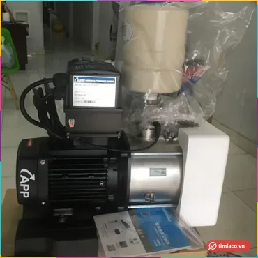 Máy bơm tăng áp biến tần APP dòng HVF, hộp điều khiển gắn trên động cơ, bình tích áp phía trên (ảnh minh hoạ dòng hàng)