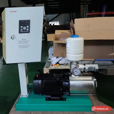 Bộ bơm tăng áp biến tần trục ngang với tủ điều khiển GRUNWL, bình tích áp và đồng hồ áp, đặt trên bệ (ảnh minh hoạ dòng hàng)