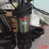Máy bơm bùn APP DSP-150T thân inox, cửa xả mặt bích, tem ghi Model DSP-150T, thùng hàng in P/N DSP-150T phía sau