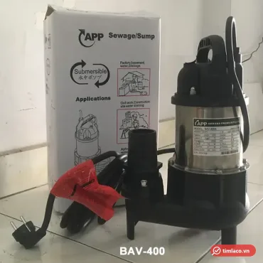 Máy bơm chìm nước thải APP dòng BAV thân inox, đế nhựa đen, đặt cạnh hộp máy APP Sewage/Sump (ảnh minh hoạ dòng hàng)