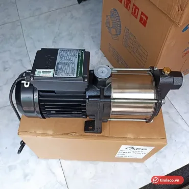 Máy bơm đa tầng cánh APP MT-44 1,5HP, buồng bơm inox nằm ngang, nhãn MODEL MT-44 trên hộp điện