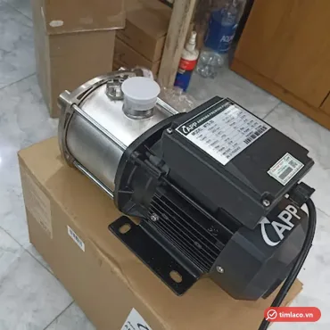 Máy bơm đa tầng cánh APP MTS-35 1HP 220V, buồng bơm inox nằm ngang, nhãn máy trên hộp điện