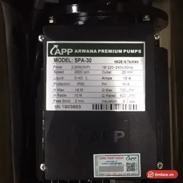 Tem thông số trên hộp điện máy bơm APP SPA-30: 2,2 kW 3HP, 220-240V, cột áp 10 m, lưu lượng 600 lít/phút