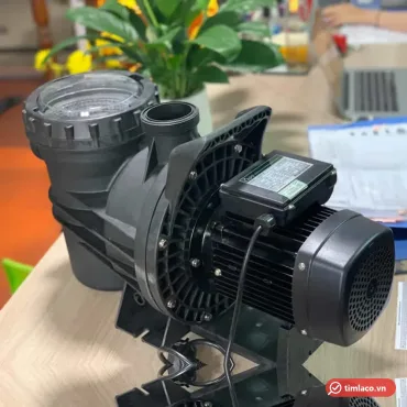 Máy bơm hồ bơi APP dòng SWP đầu nhựa đen, giỏ lọc rác nắp trong, đặt trên bàn (ảnh minh hoạ dòng hàng)