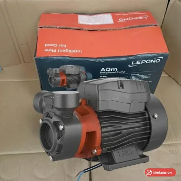 Máy bơm lốc xoáy Lepono dòng AQm thân xám đỏ, đặt trước hộp AQm Peripheral Pump (ảnh minh hoạ dòng hàng)