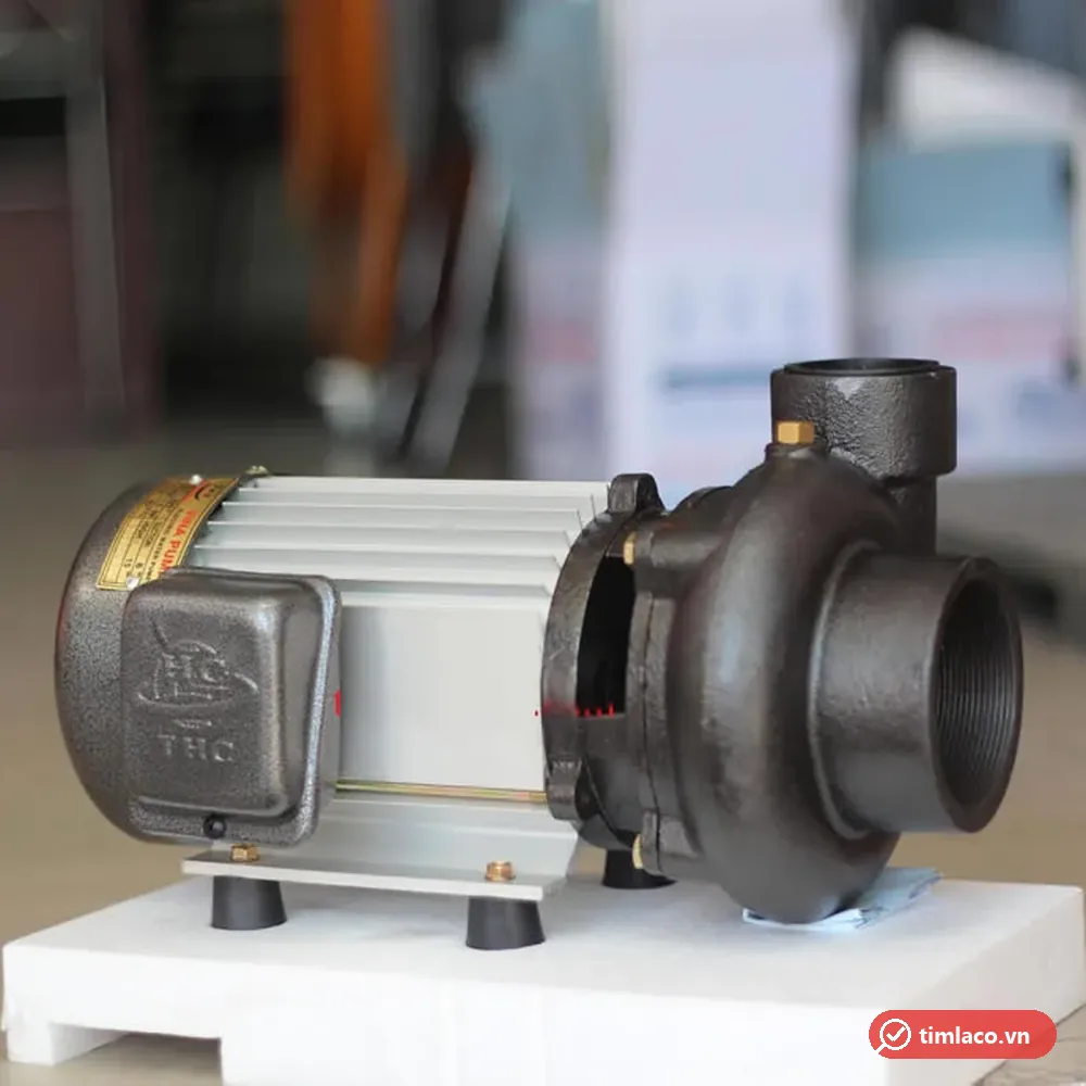 Máy bơm Tân Hoàn Cầu dòng Vina Pump, đầu bơm sơn đen, cửa hút phía trước, cửa xả phía trên, thân động cơ nhôm (ảnh minh hoạ dòng hàng)