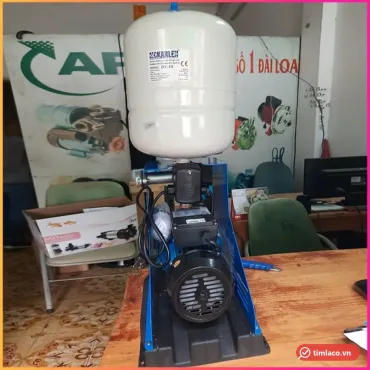 Bộ bơm tăng áp APP dòng HOME khung chụp xanh, bình tích áp trắng phía trên (ảnh minh hoạ dòng hàng)