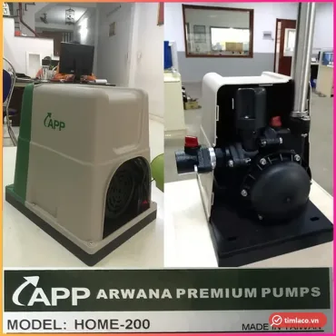 Máy bơm tăng áp APP HOME-200 với vỏ chụp xám xanh và đầu bơm bên trong, kèm nhãn MODEL HOME-200