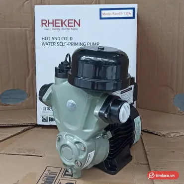 Máy bơm tăng áp điện tử Rheken RJm60-130A đặt trước hộp ghi model RJm60-130A