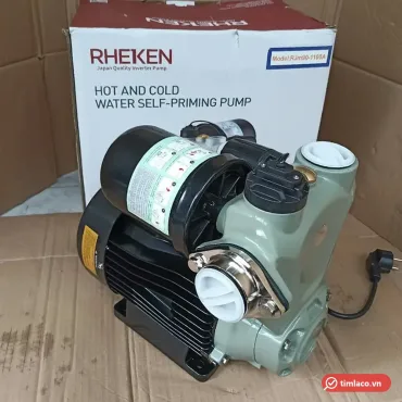 Máy bơm tăng áp Rheken RJm90-1100A đặt trước hộp ghi Model RJm90-1100A
