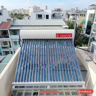 M&aacute;y nước n&oacute;ng năng lượng mặt trời Ariston 250 l&iacute;t, 24 ống ch&acirc;n kh&ocirc;ng, lắp tr&ecirc;n s&acirc;n thượng nh&agrave; phố