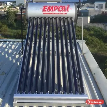 Máy nước nóng năng lượng mặt trời Empoli ống chân không lắp trên mái tôn, nhãn Empoli trên bình (ảnh minh hoạ dòng hàng)