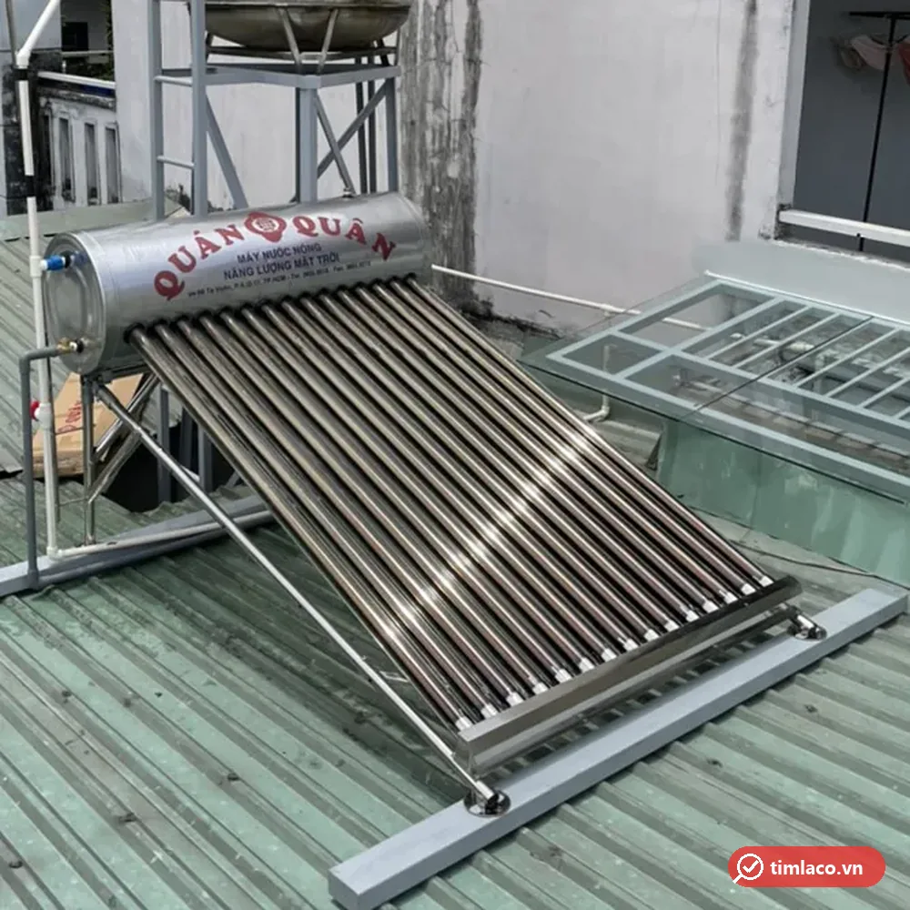 Máy nước nóng mặt trời Quán Quân bản nhỏ lắp trên mái tôn (ảnh minh hoạ dòng hàng)