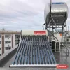 Máy nước nóng năng lượng mặt trời Ariston 160 lít 15 ống chân không lắp trên sân thượng