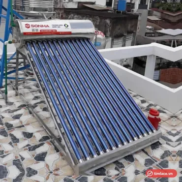 Máy nước nóng năng lượng mặt trời Sơn Hà Thái Dương Năng Gold 140 lít 14 ống lắp trên sân thượng, nhãn Sơn Hà trên bình inox