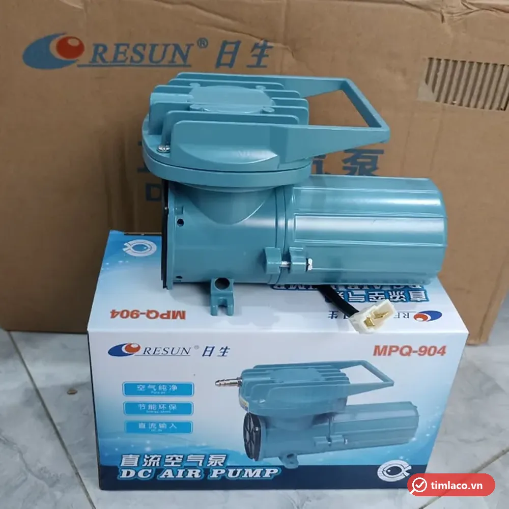 Máy thổi oxy Resun MPQ-904 60W 12V đặt trên hộp ghi mã MPQ-904