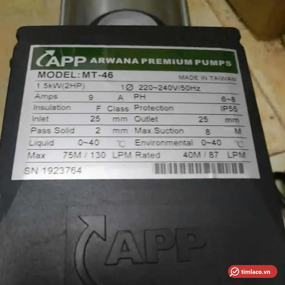 Nhãn thông số máy bơm APP MT-46: 1,5 kW 2HP, 1 pha 220-240V, cột áp tối đa 75 m, 130 lít/phút