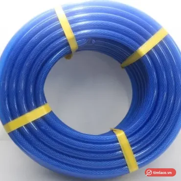 Cuộn ống lưới nhựa dẻo xanh dương buộc dây vàng (ảnh minh hoạ dòng hàng)