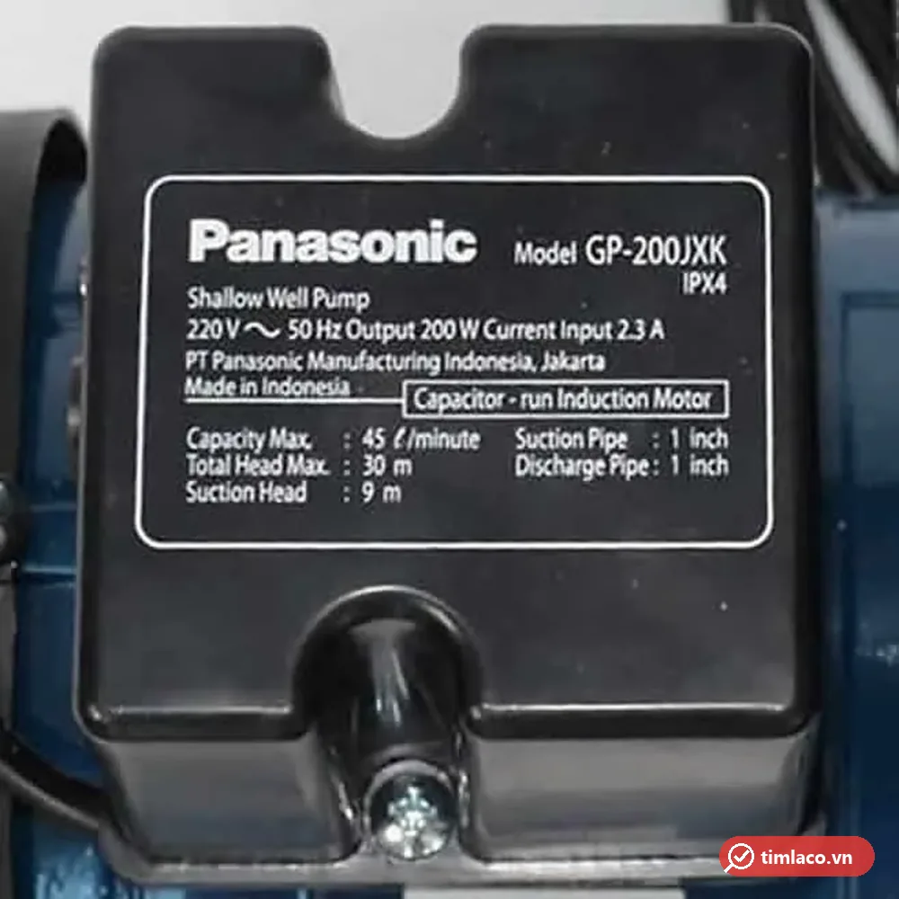 Tem nhãn máy bơm Panasonic GP-200JXK: 220V 50Hz, 200 W, 2,3 A, 45 lít/phút, cột áp tối đa 30 m, hút sâu 9 m, ống 1 inch