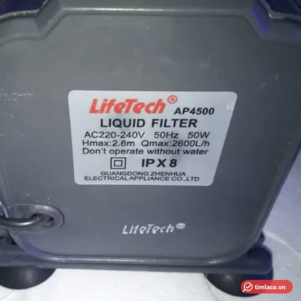 Tem nhãn máy bơm Lifetech AP4500 ghi 50W, Hmax 2,6 m, Qmax 2600 lít/giờ